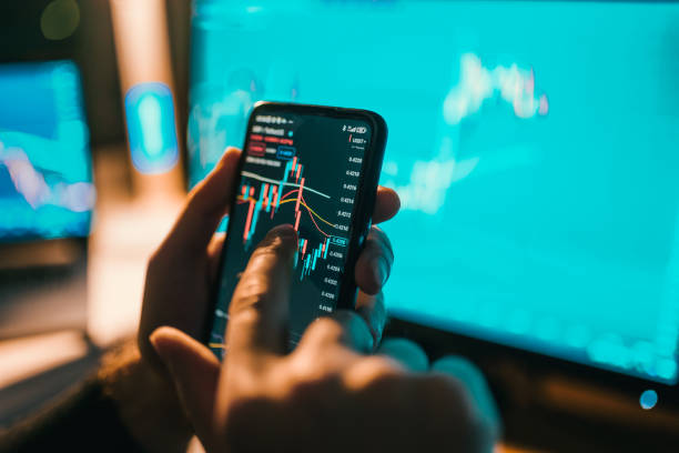 Investor Response to Market Corrections: When to Hold and When to Rebalance Investor Response to Market Corrections: When to Hold and When to Rebalance